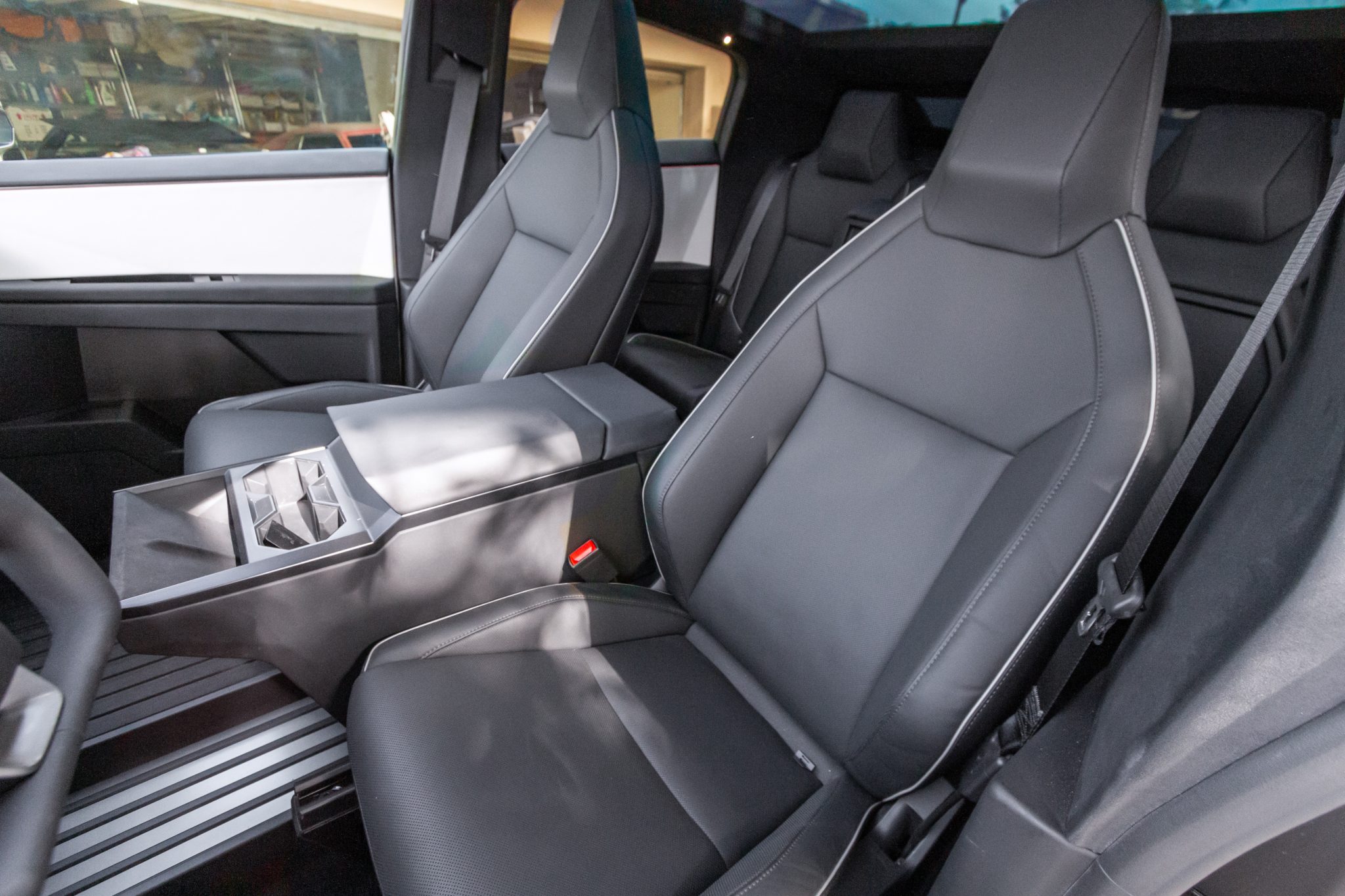 2024 Tesla Cybertruck - photo 6
